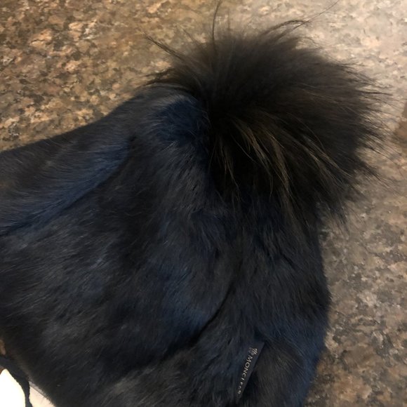 Moncler real Fur Beanie with Pom Pom - Picture 9 of 11